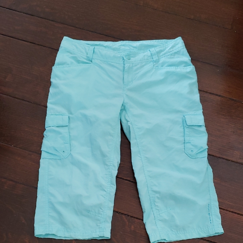 Columbia Omni-Shade Cargo Capri Pants Size 6